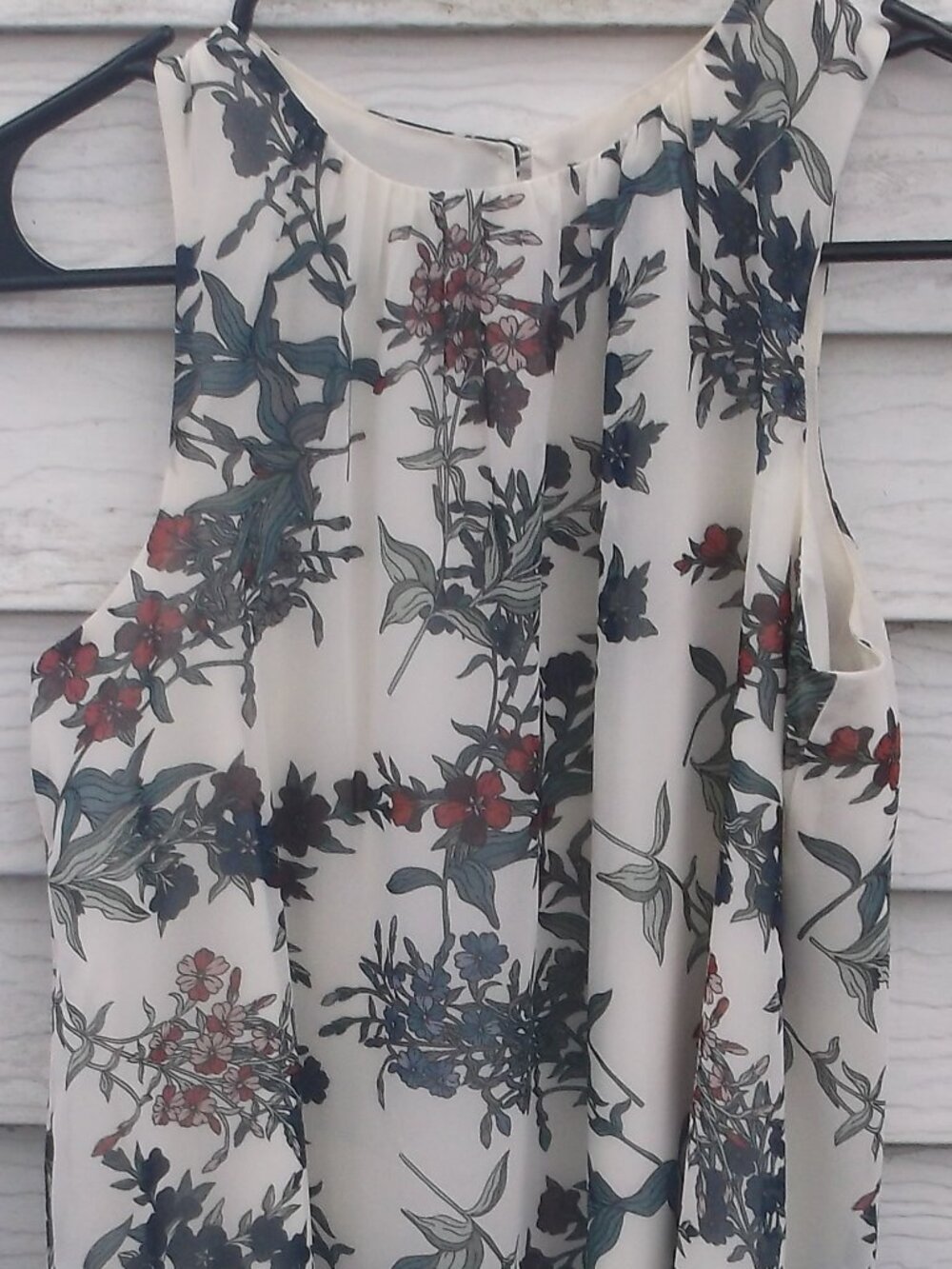 Vince Camuto Floral Sleeveless Blouse XXS – NWOT, Lightweight & Fully Lined